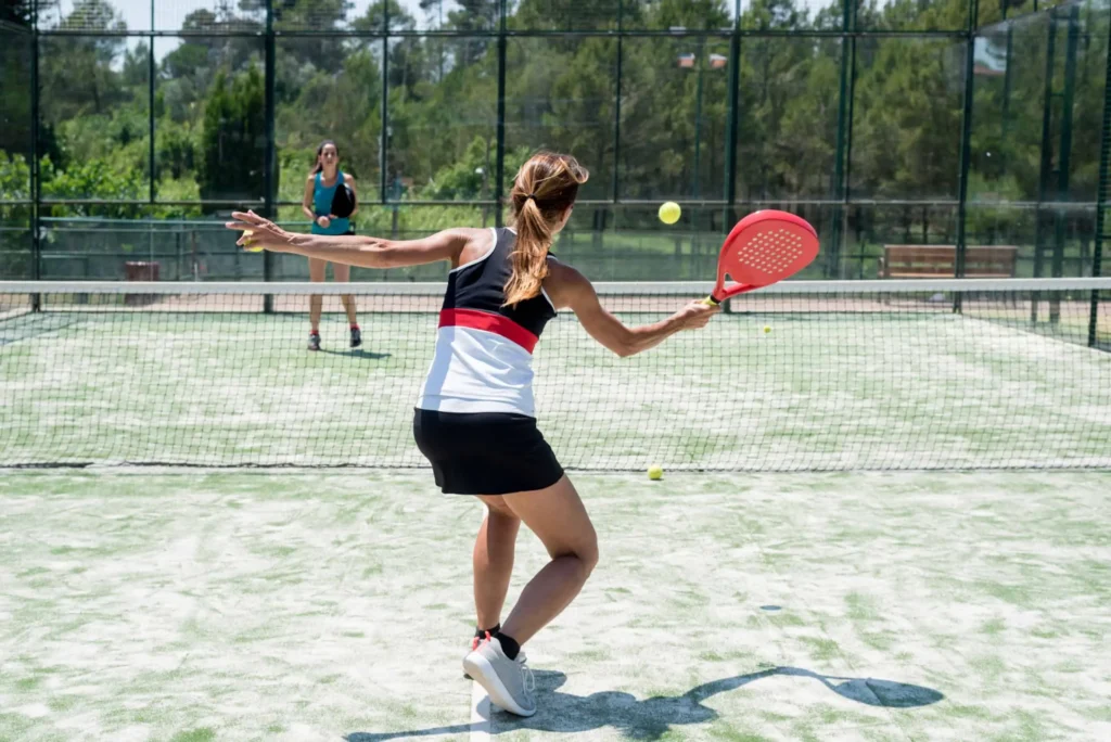 Increíbles beneficios de jugar pádel para tu salud