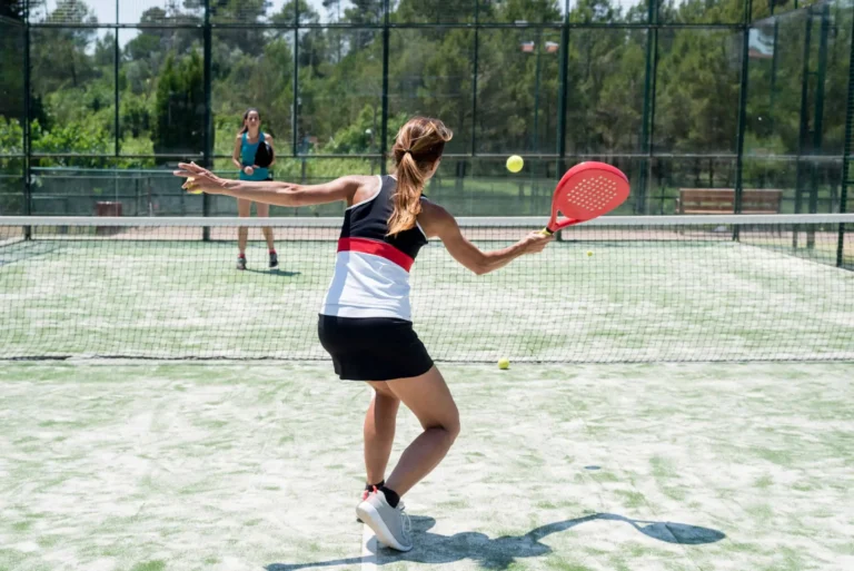 Increíbles beneficios de jugar pádel para tu salud